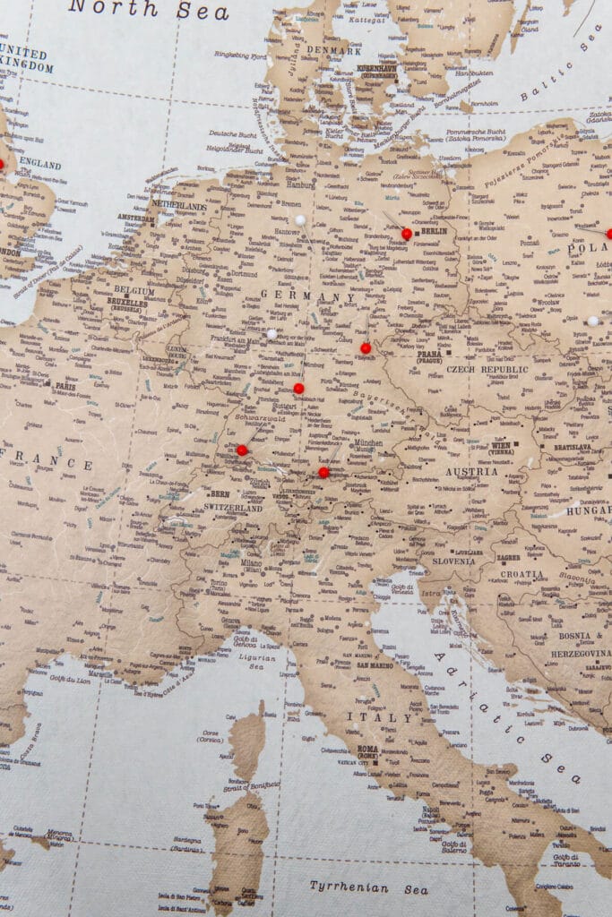 Europe Push Pin Map – Vintage (Detailed) - Tripmapworld.com